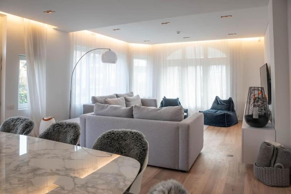 Cozy 3Bd House With Private Terrace And Parking Villa Knokke-Heist Bagian luar foto